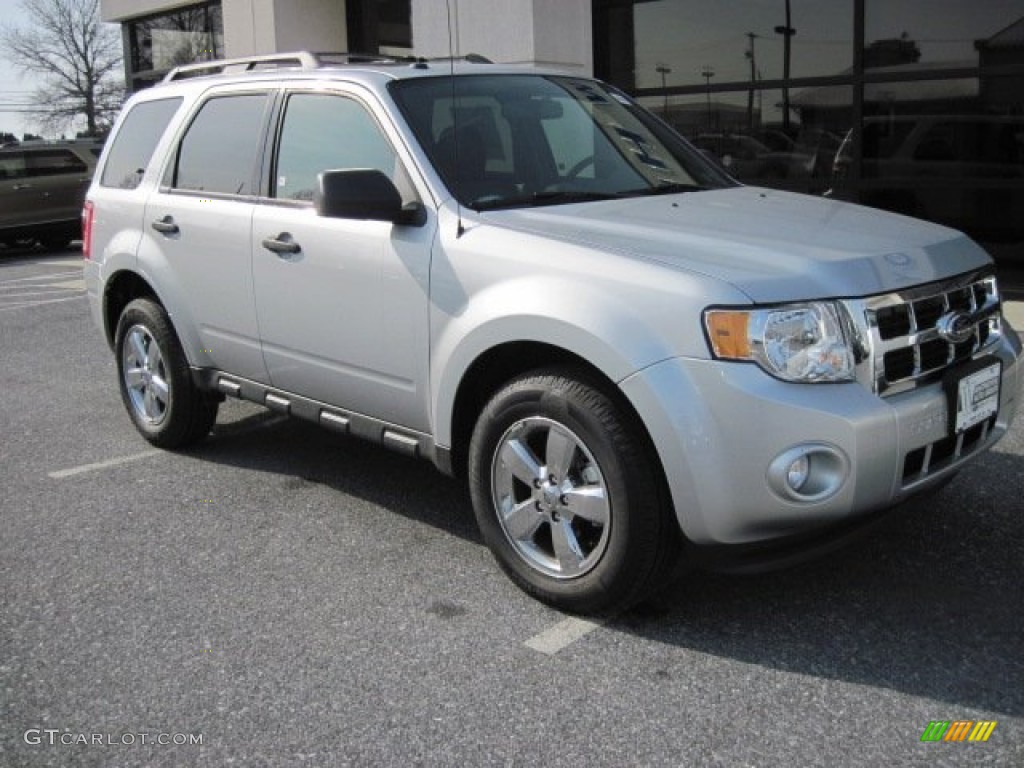 2012 Escape XLT 4WD - Ingot Silver Metallic / Charcoal Black photo #2