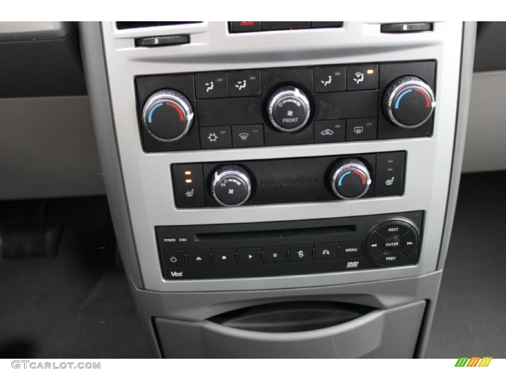 2008 Chrysler Town & Country Touring Controls Photo #60908621