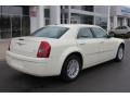 Cool Vanilla White - 300 Touring Photo No. 2