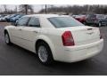 Cool Vanilla White - 300 Touring Photo No. 14