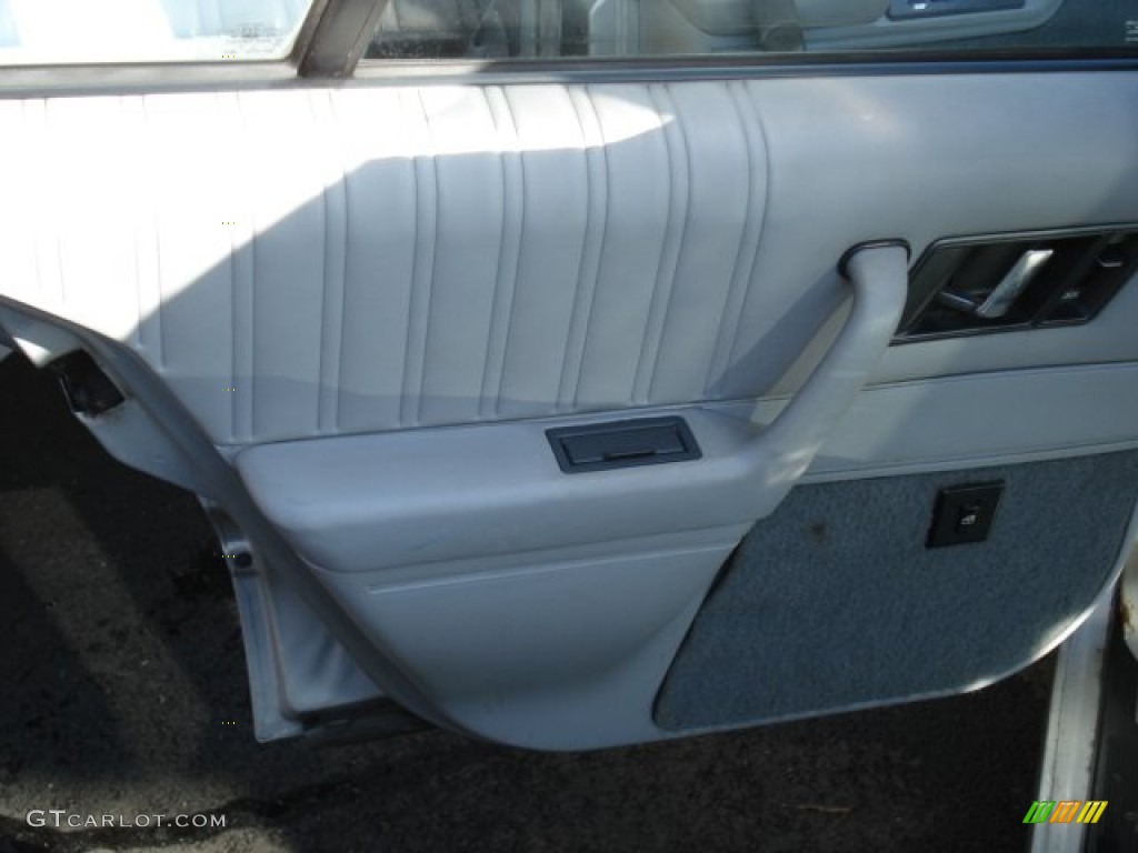 1991 Cutlass Supreme Sedan - Silver Metallic / Gray photo #12