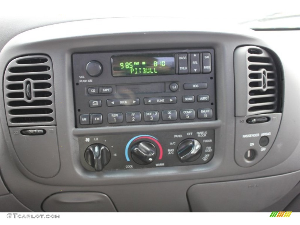 2002 Ford F150 XLT Regular Cab 4x4 Controls Photos