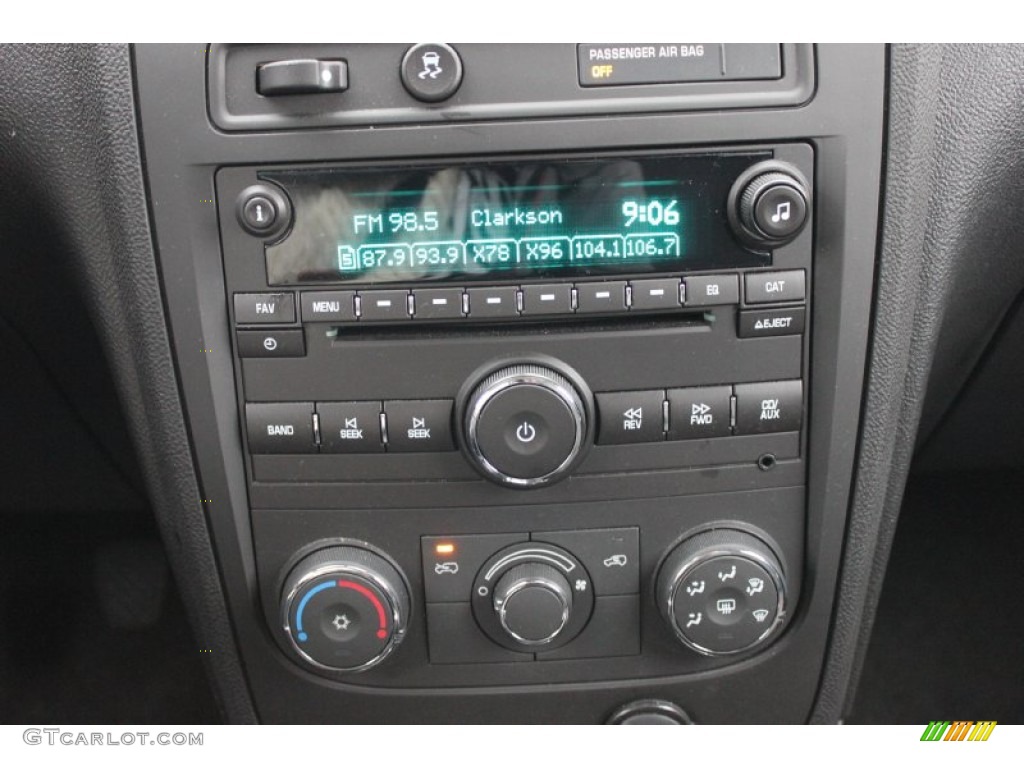 2011 Chevrolet HHR LS Controls Photo #60909806