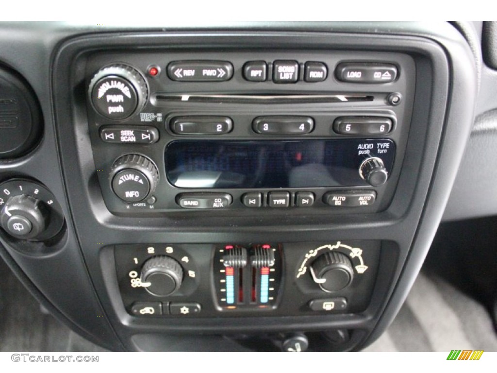 2007 Chevrolet TrailBlazer SS Audio System Photos