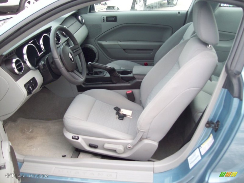 2005 Ford Mustang GT Deluxe Coupe Interior Color Photos