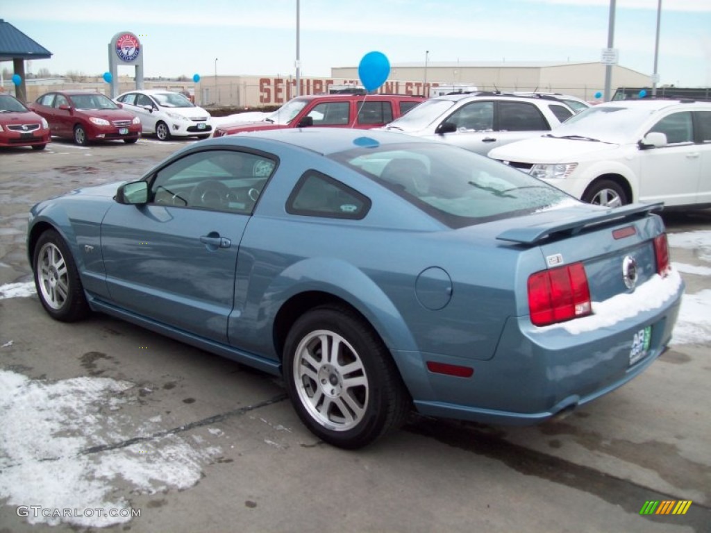 2005 Mustang GT Deluxe Coupe - Windveil Blue Metallic / Light Graphite photo #21