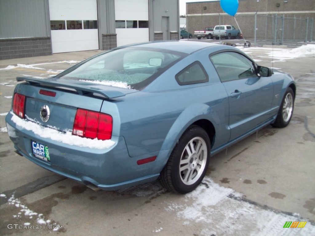 2005 Mustang GT Deluxe Coupe - Windveil Blue Metallic / Light Graphite photo #26