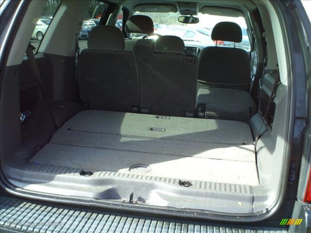 2004 Explorer XLT 4x4 - Black / Midnight Grey photo #9