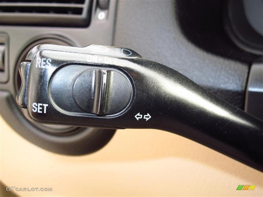 2003 Volkswagen Golf GL 2 Door Controls Photo #60920483