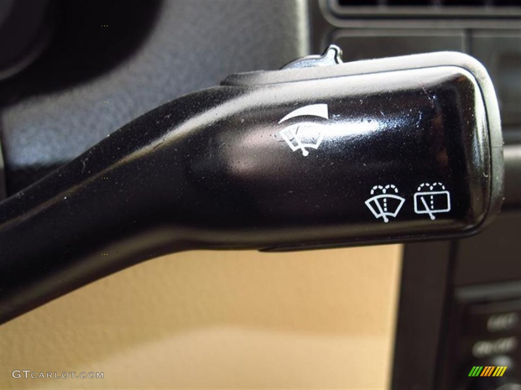 2003 Volkswagen Golf GL 2 Door Controls Photo #60920495