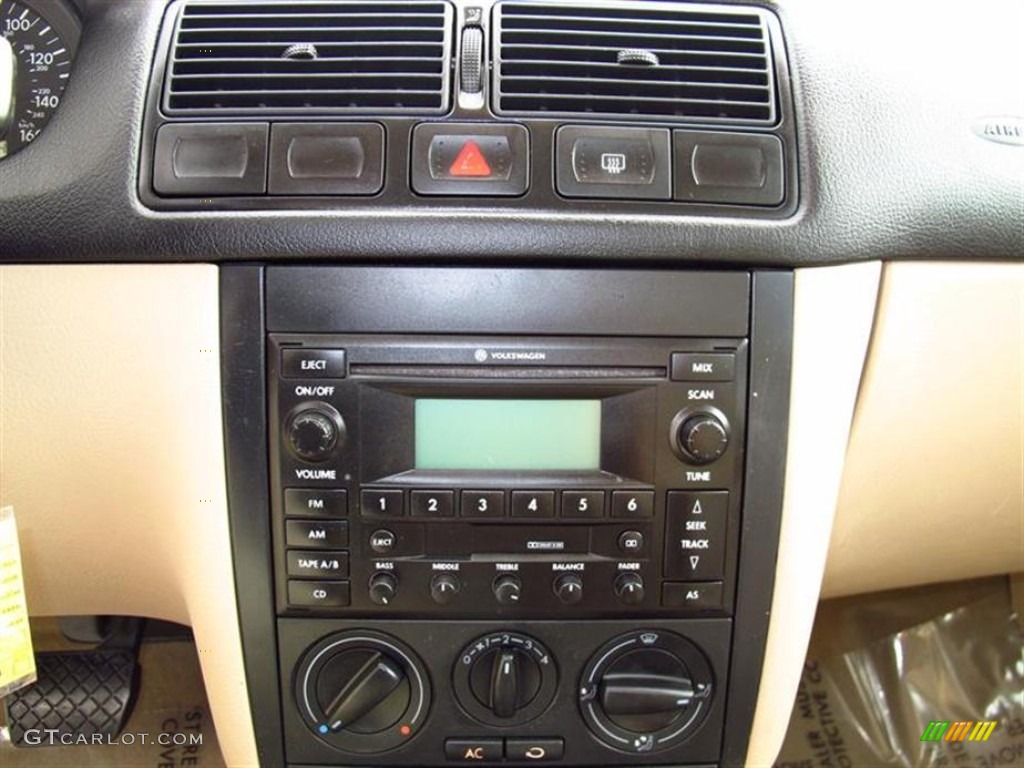 2003 Volkswagen Golf GL 2 Door Controls Photo #60920504