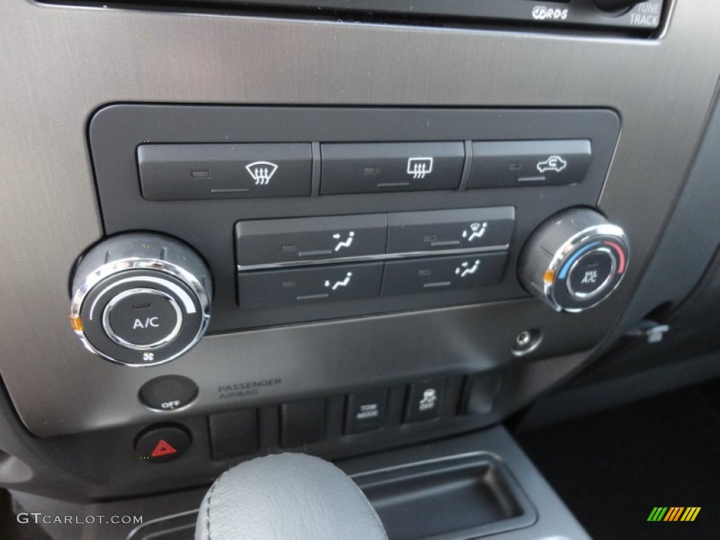 2012 Nissan Titan SV Crew Cab Controls Photo #60925172