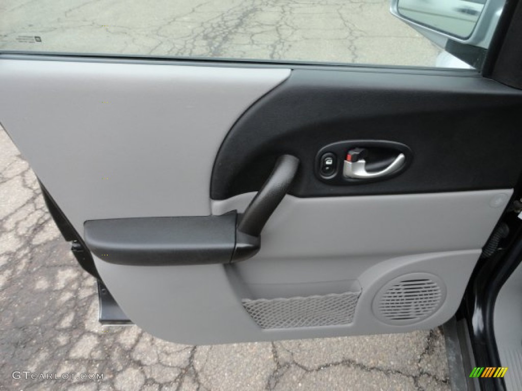 2005 Saturn VUE V6 AWD Gray Door Panel Photo #60925943