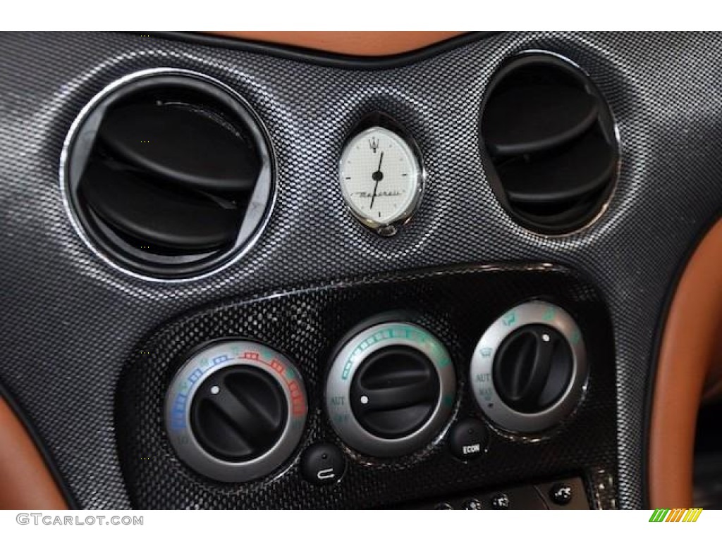2005 Maserati GranSport Coupe Controls Photo #60927308