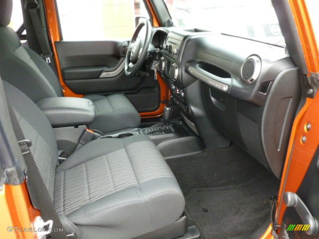 2011 Wrangler Sport 4x4 - Mango Tango Pearl / Black photo #3