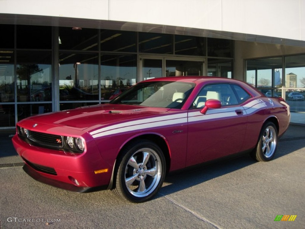 2010 Challenger R/T Classic Furious Fuchsia Edition - Furious Fuchsia / Pearl White Leather photo #2