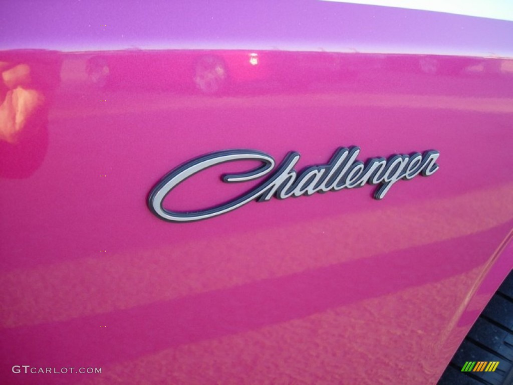 2010 Dodge Challenger R/T Classic Furious Fuchsia Edition Marks and Logos Photo #60928571