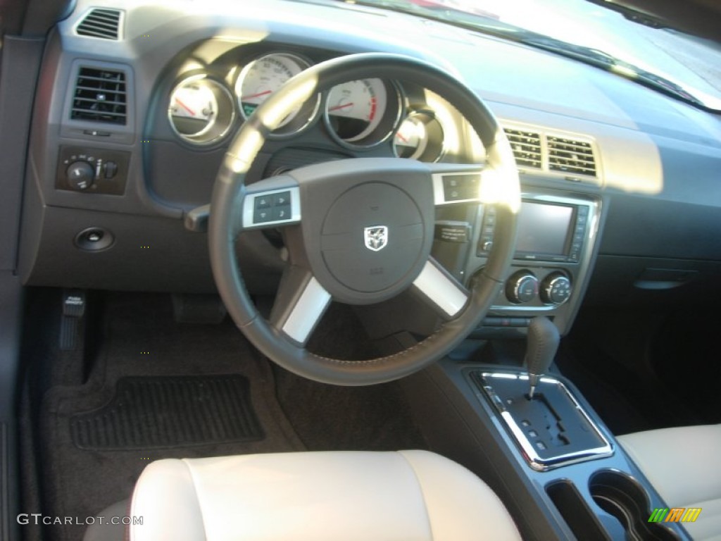 2010 Challenger R/T Classic Furious Fuchsia Edition - Furious Fuchsia / Pearl White Leather photo #19