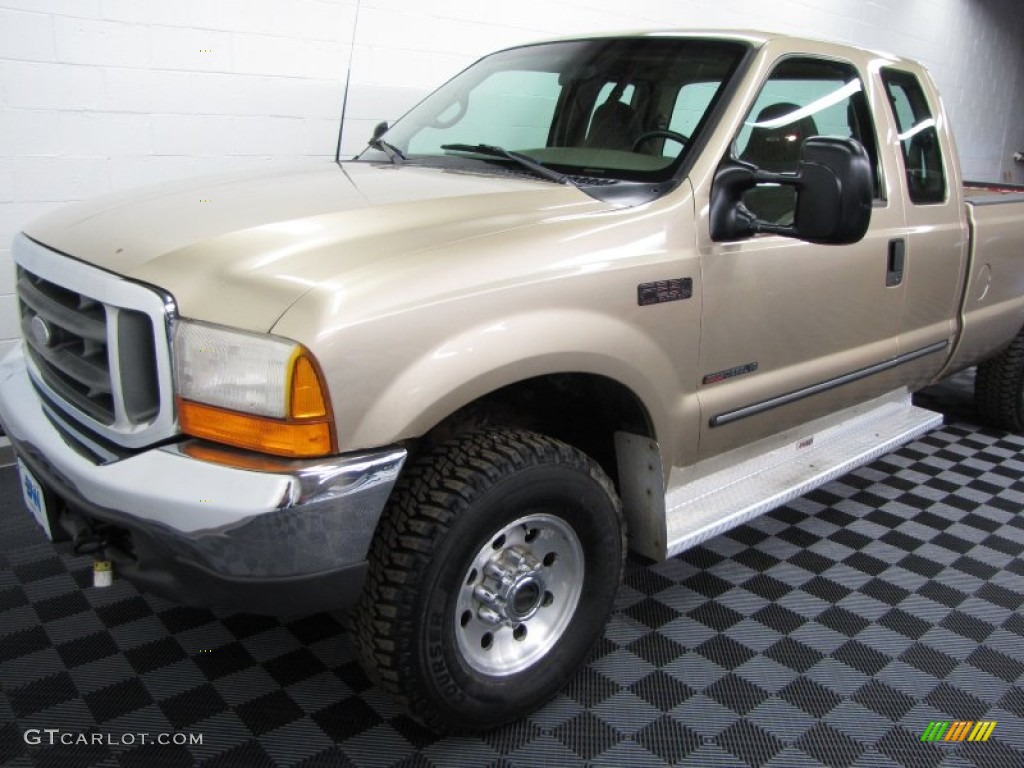 2000 F250 Super Duty XLT Extended Cab 4x4 - Harvest Gold Metallic / Medium Parchment photo #2