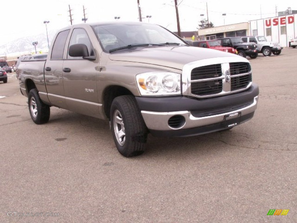 2008 Ram 1500 SXT Quad Cab 4x4 - Light Khaki Metallic / Khaki photo #2