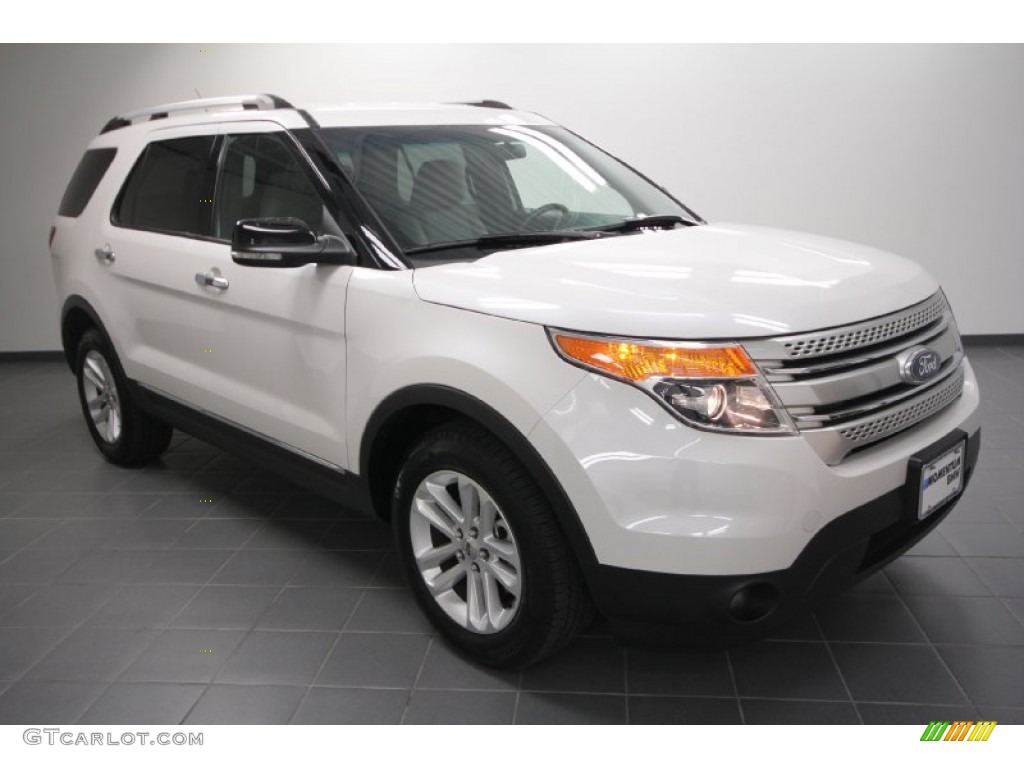 White Platinum Tri-Coat Ford Explorer