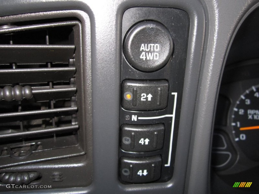 2003 Suburban 1500 Z71 4x4 - Light Pewter Metallic / Gray/Dark Charcoal photo #22