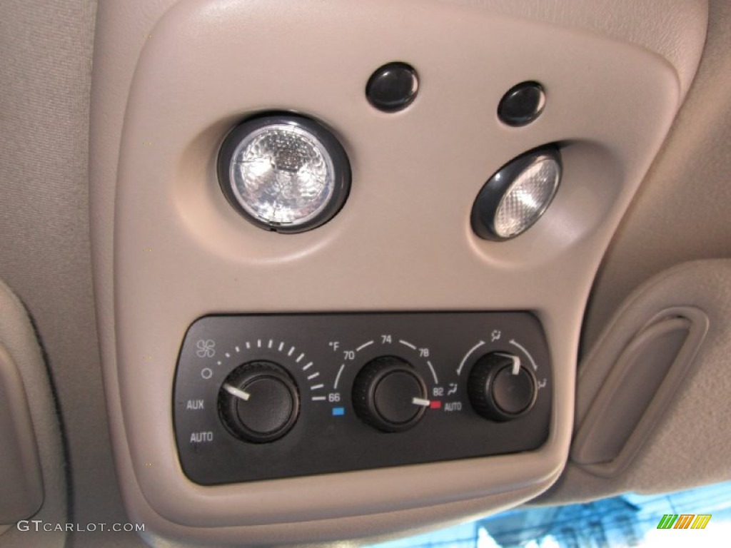 2003 Suburban 1500 Z71 4x4 - Light Pewter Metallic / Gray/Dark Charcoal photo #25