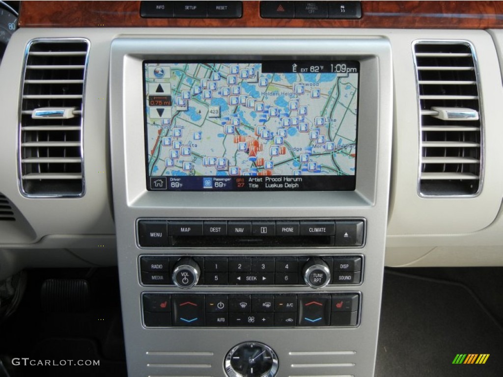 2010 Ford Flex Limited Navigation Photos