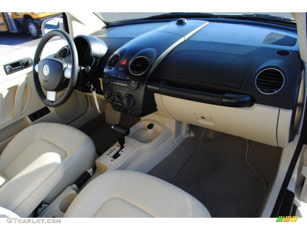 Cream Interior 2010 Volkswagen New Beetle 2.5 Convertible Photo #60952860