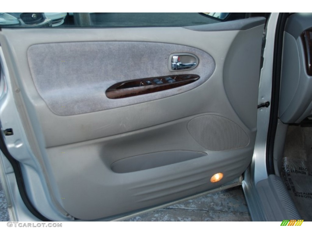 2000 MPV LX - Highlight Silver / Gray photo #16