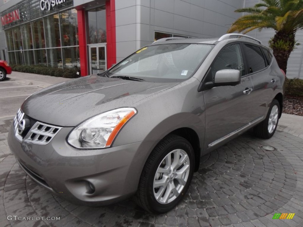 Platinum Graphite Nissan Rogue