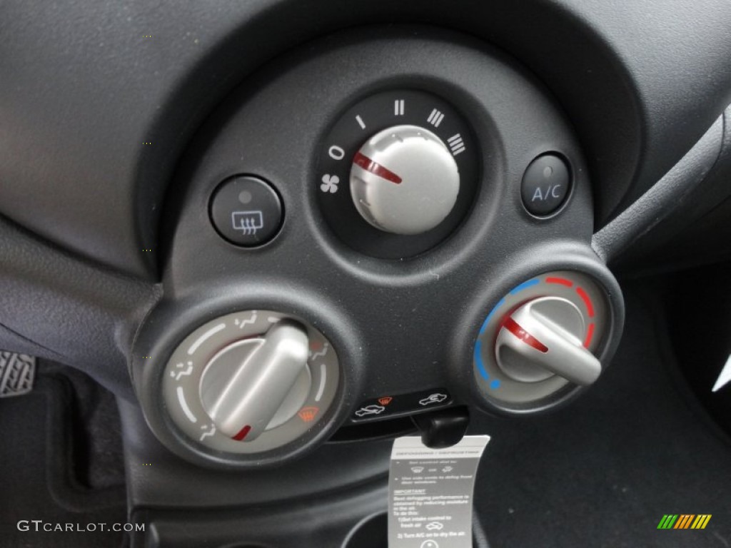 2012 Nissan Versa 1.6 S Sedan Controls Photo #60956589