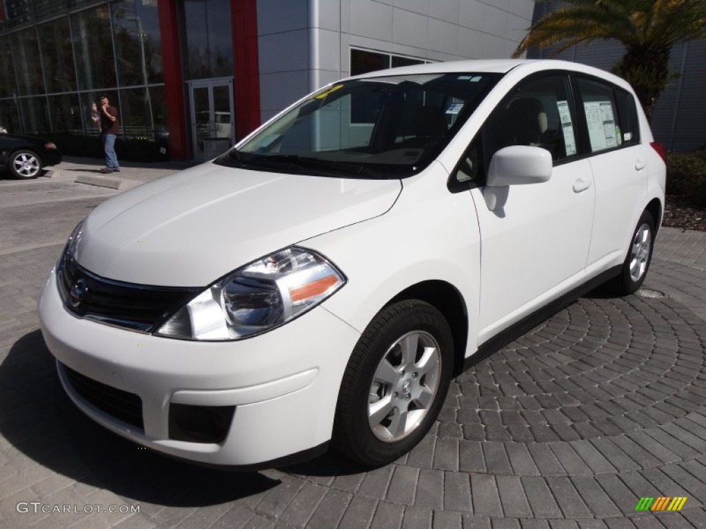 2012 Versa 1.8 S Hatchback - Fresh Powder White / Beige photo #1