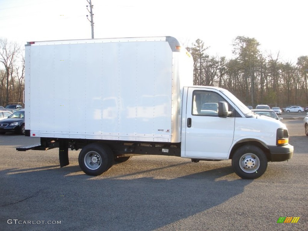 2012 Express Cutaway 3500 Commercial Moving Truck - Summit White / Pewter photo #7