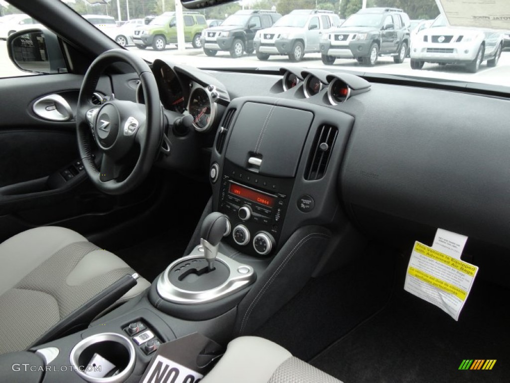 2012 370Z Touring Roadster - Pearl White / Gray photo #10