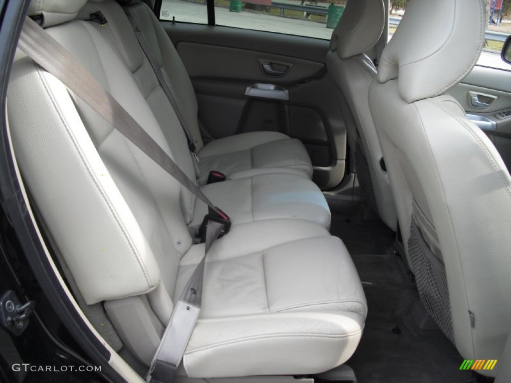 Taupe/Light Taupe Interior 2005 Volvo XC90 2.5T AWD Photo #60960597