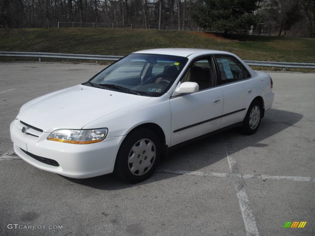 1998 Accord LX Sedan - Taffeta White / Ivory photo #1