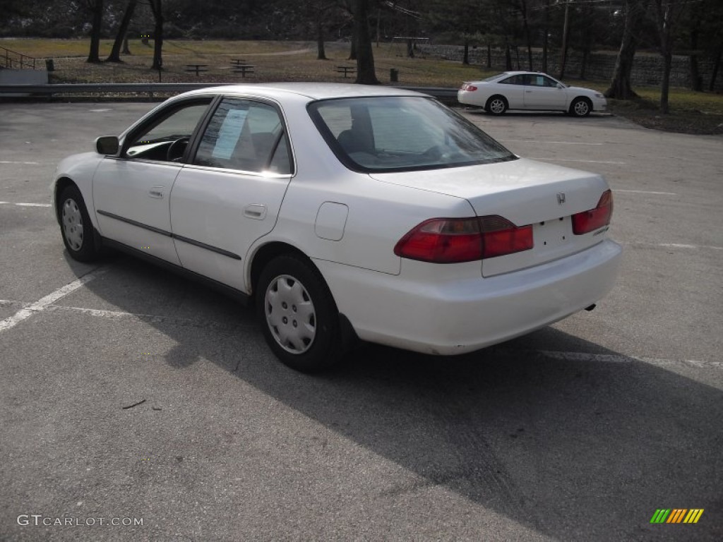 1998 Accord LX Sedan - Taffeta White / Ivory photo #4