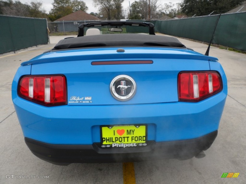 2010 Mustang V6 Convertible - Grabber Blue / Stone photo #4