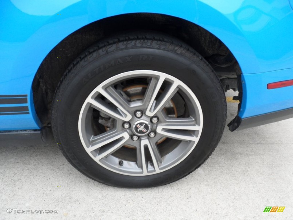 2010 Mustang V6 Convertible - Grabber Blue / Stone photo #11