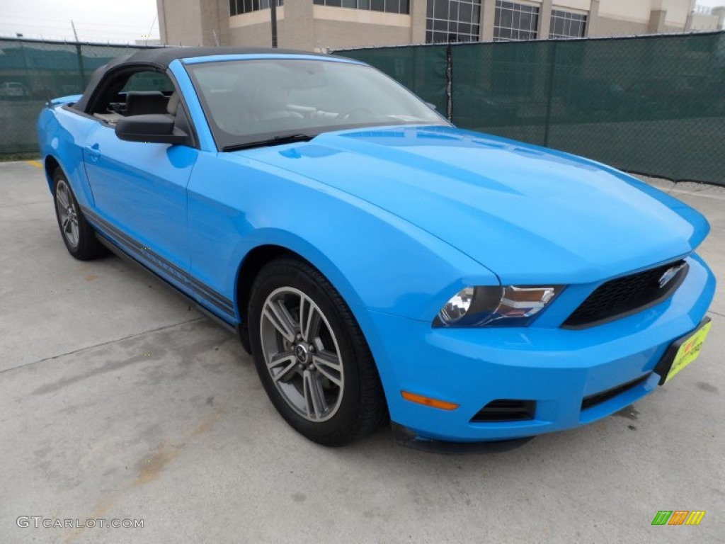 2010 Mustang V6 Convertible - Grabber Blue / Stone photo #35