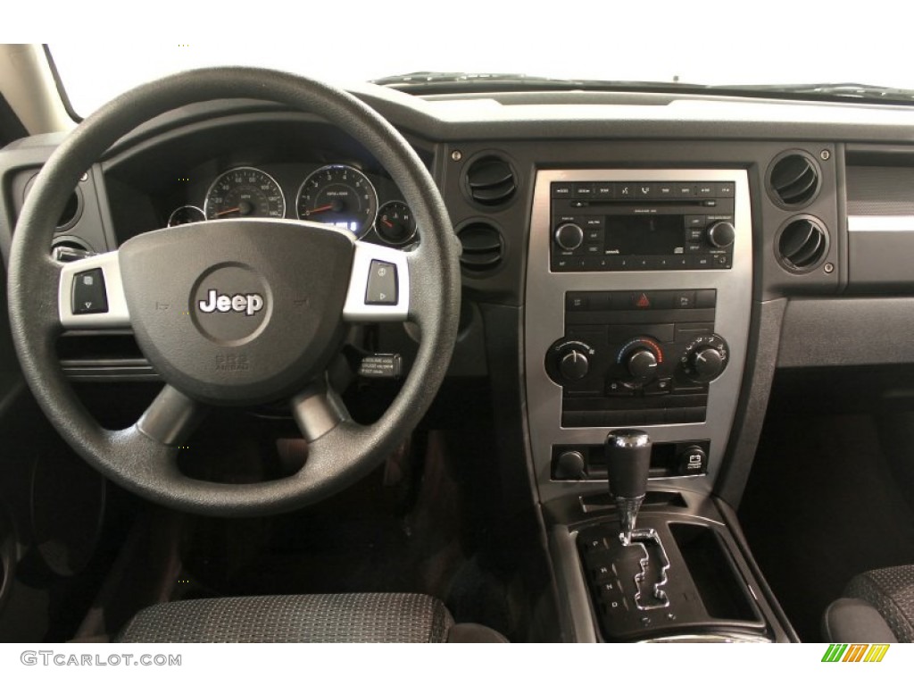 2008 Jeep Commander Sport 4x4 Dashboard Photos