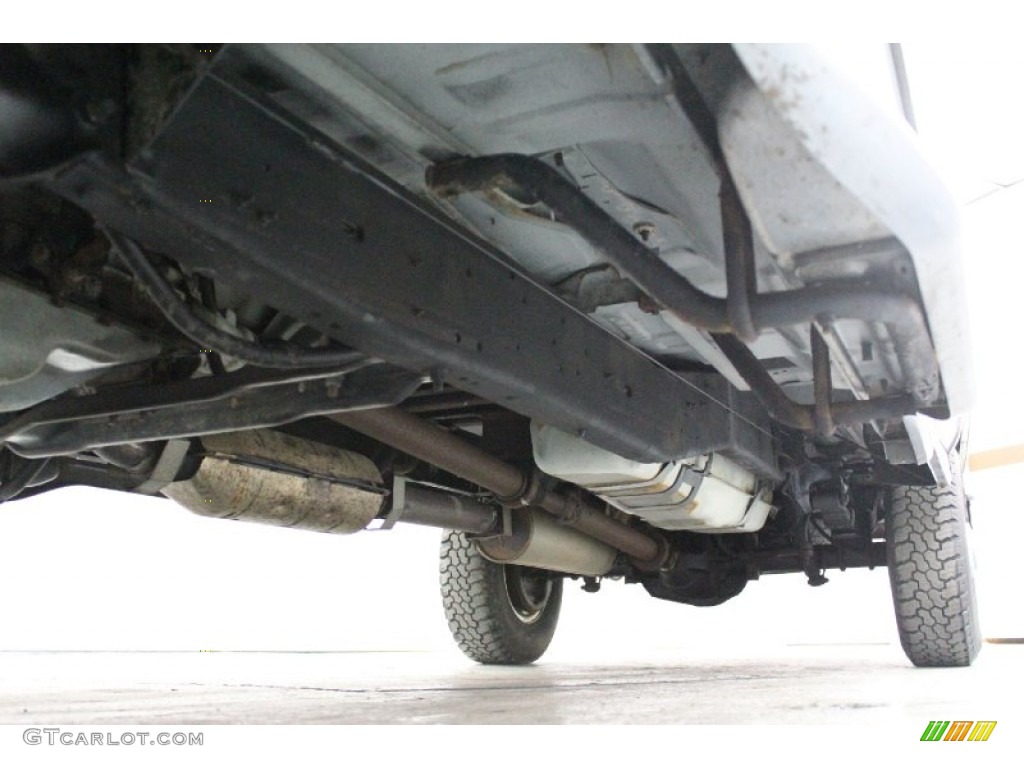 1996 Ford F250 XLT Extended Cab Undercarriage Photo #60969492