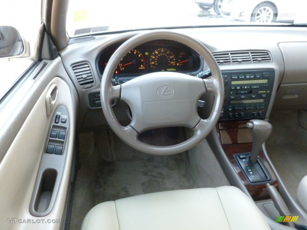 1996 Lexus ES 300 Dashboard Photos