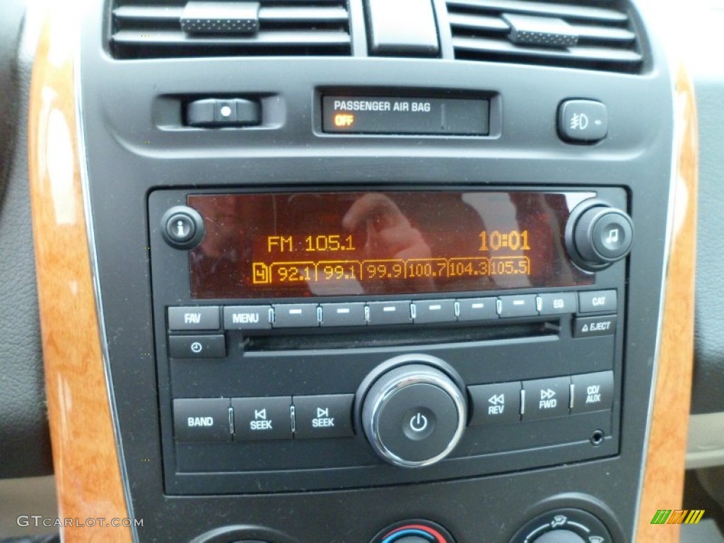 2007 Saturn VUE V6 AWD Audio System Photos