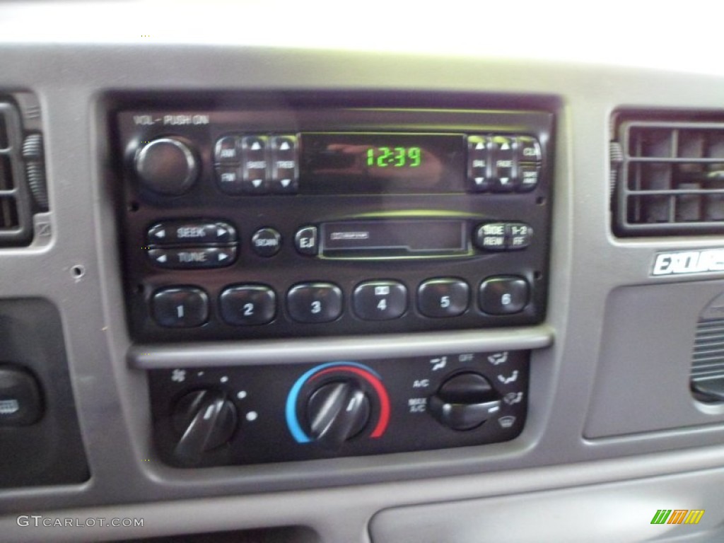 2001 Ford Excursion XLT 4x4 Audio System Photos