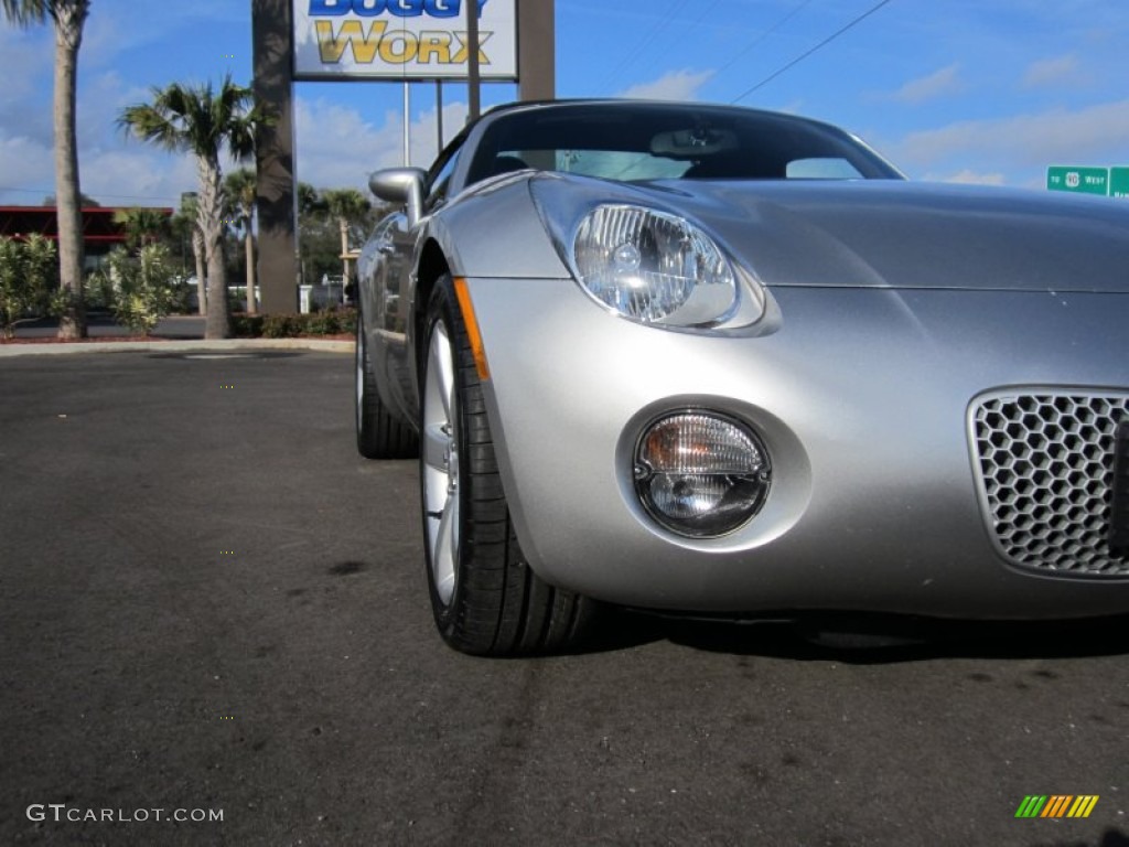 2006 Solstice Roadster - Cool Silver / Ebony photo #13