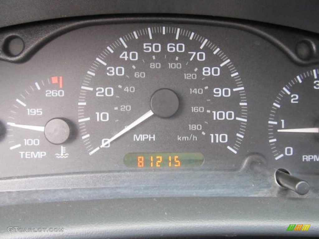 2004 Cavalier Coupe - Ultra Silver Metallic / Graphite photo #15