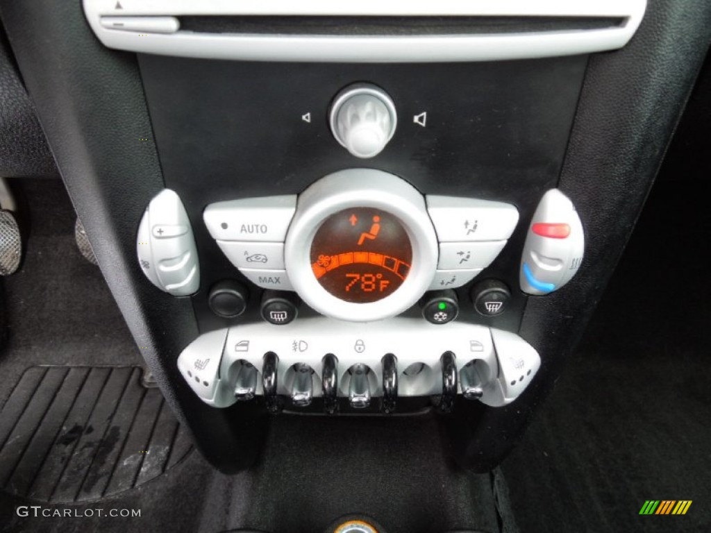 2009 Mini Cooper Clubman Controls Photo #60978802