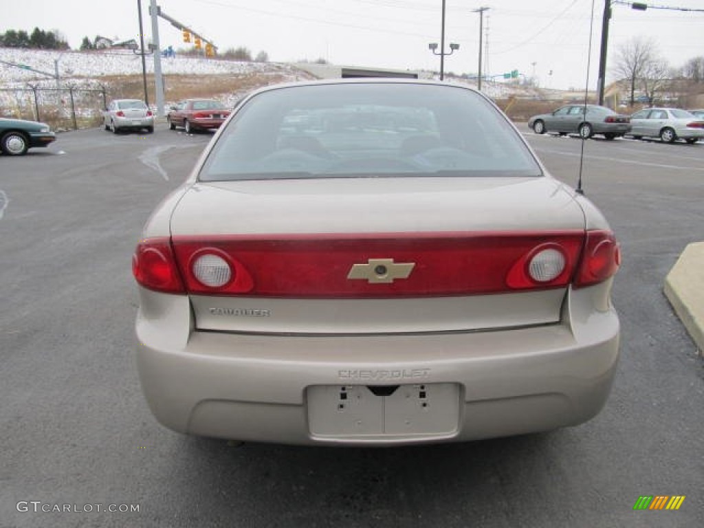 2004 Cavalier Sedan - Sandrift Metallic / Graphite photo #3
